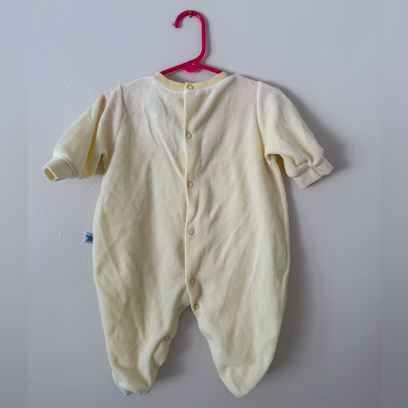 Vintage 90s Baby One-Piece Velour Romper Pastel Yellow Embroidered Animals 6 Mos - Picture 3 of 15
